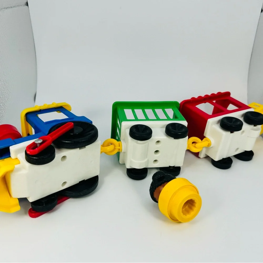 Vintage 1991 Fisher Price Little People Chunky Circus Zoo Train With Girl Figure